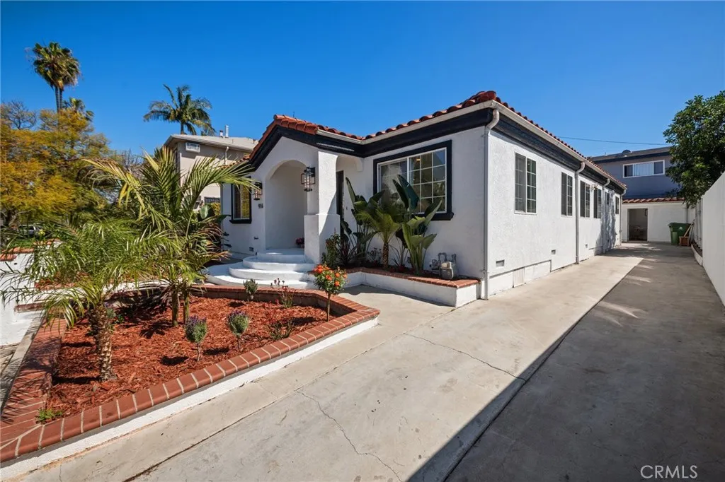 916 N Oxford Avenue, Los Angeles, California 90029 home-pic-27